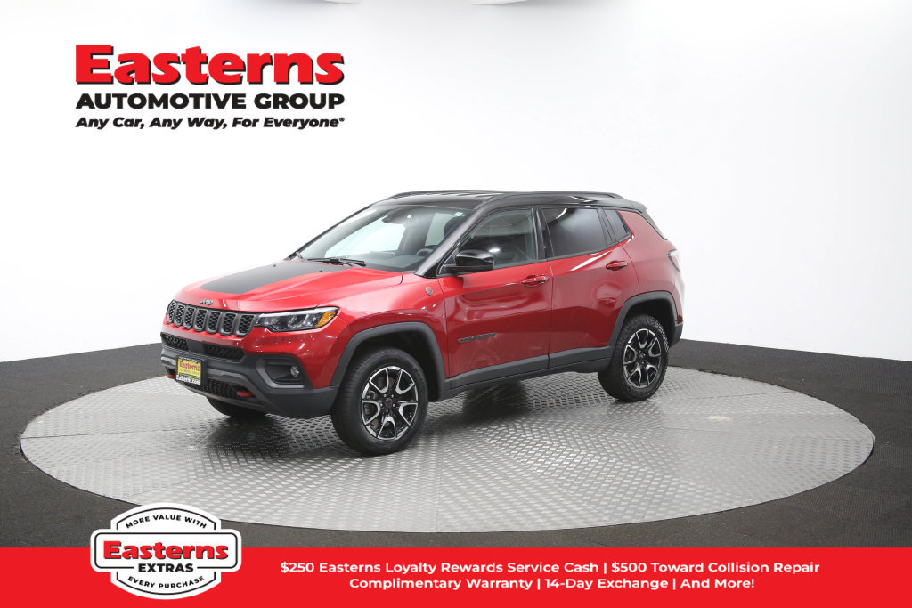 Used 2025 Jeep Compass Trailhawk AWD/4WD image 58
