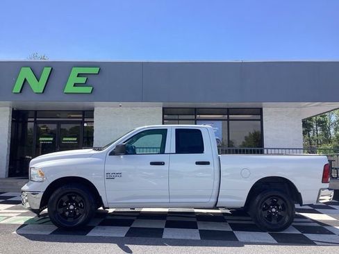 Used 2024 RAM 1500 Classic SLT AWD/4WD image 2