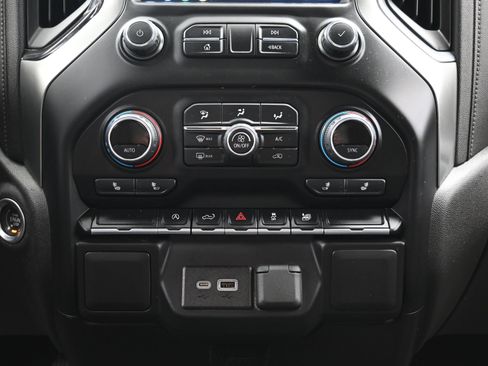 Used 2021 Chevrolet Silverado 1500 LT image 35