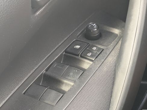 Used 2023 Toyota Corolla LE image 28