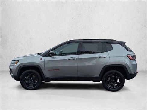 Used 2023 Jeep Compass Trailhawk AWD/4WD image 9