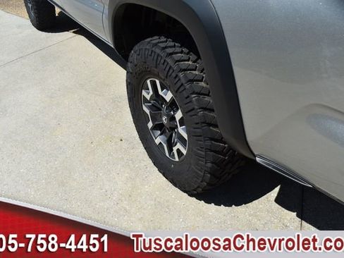 Used 2021 Toyota Tacoma TRD Off-Road w/ Technology Package AWD/4WD image 14