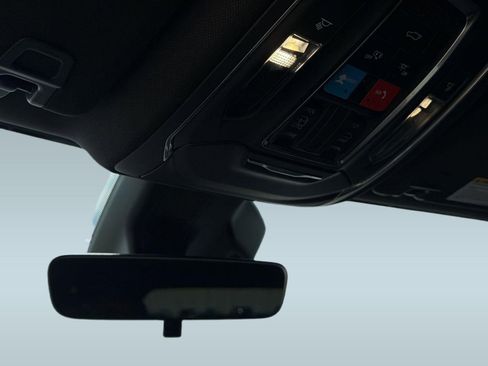 Used 2025 Jeep Grand Cherokee Altitude RWD image 20