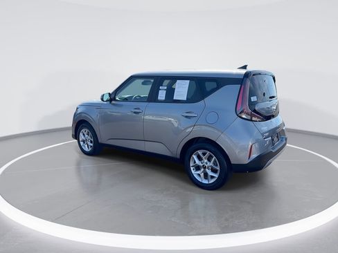 Used 2025 Kia Soul LX w/ LX Technology Package FWD image 6