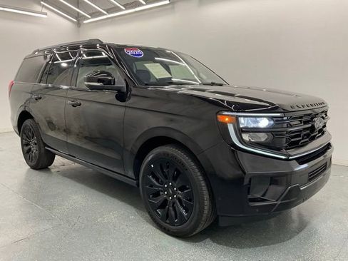 Used 2025 Ford Expedition Platinum w/ Stealth Appearance Package AWD/4WD image 8