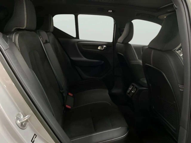 Used 2023 Volvo XC40 Recharge Ultimate AWD/4WD image 23