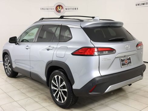 Used 2022 Toyota Corolla Cross XLE FWD image 4