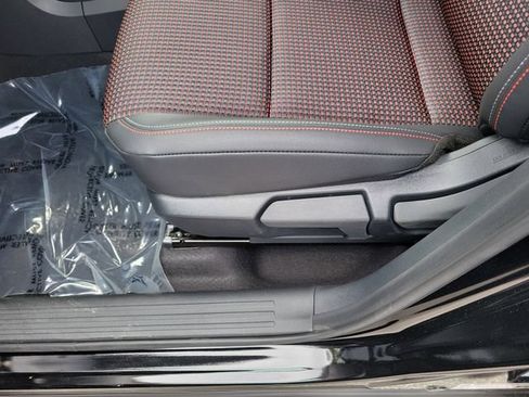 New 2026 Nissan Kicks SR w/ Cold Weather Package FWD image 9