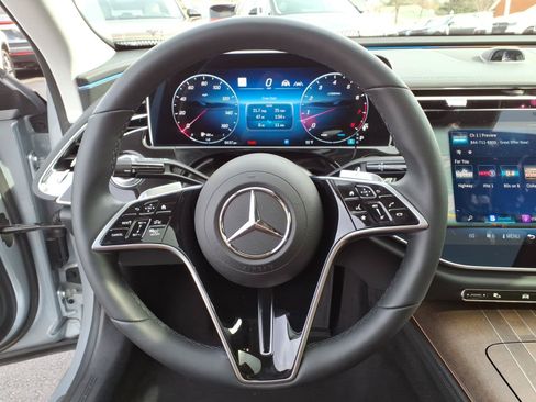 Used 2024 Mercedes-Benz E 350 4MATIC Sedan image 17