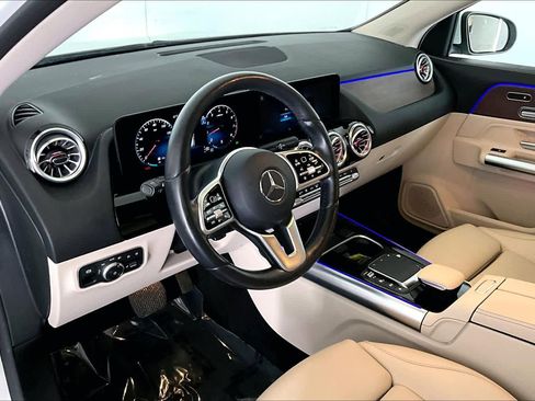 Used 2023 Mercedes-Benz GLA 250 4MATIC w/ Premium Package image 17