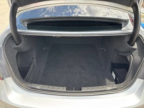 Used 2018 BMW 320i Sedan RWD image 12