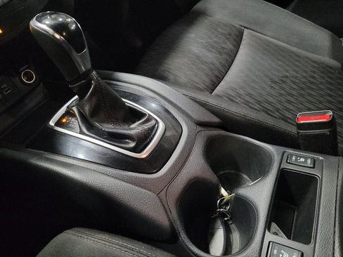 Used 2018 Nissan Rogue SV AWD/4WD image 26