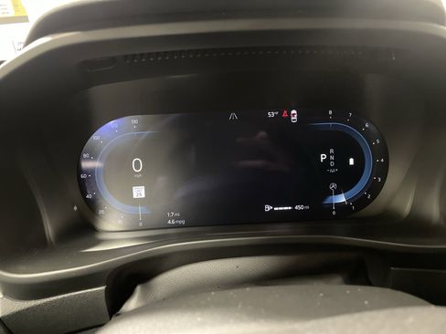 Used 2025 Volvo XC40 B5 Core image 33