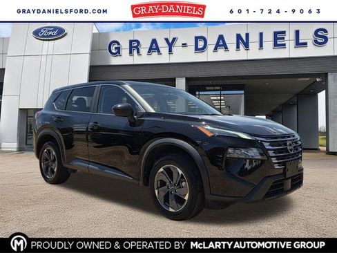 Used 2025 Nissan Rogue SV FWD image 1