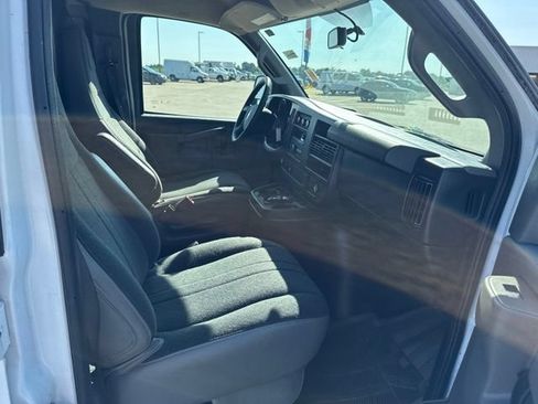 Used 2021 Chevrolet Express 2500 w/ Driver Convenience Package RWD image 15