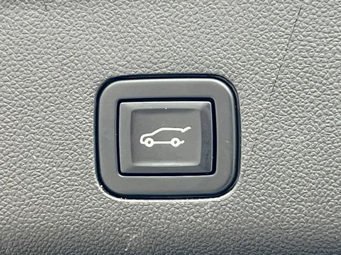 Used 2023 GMC Yukon XL Denali AWD/4WD image 51
