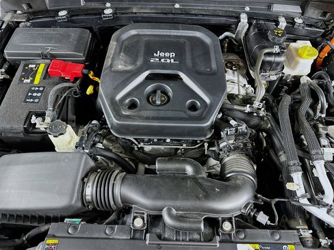 Used 2023 Jeep Wrangler Sahara w/ Cold Weather Group image 32