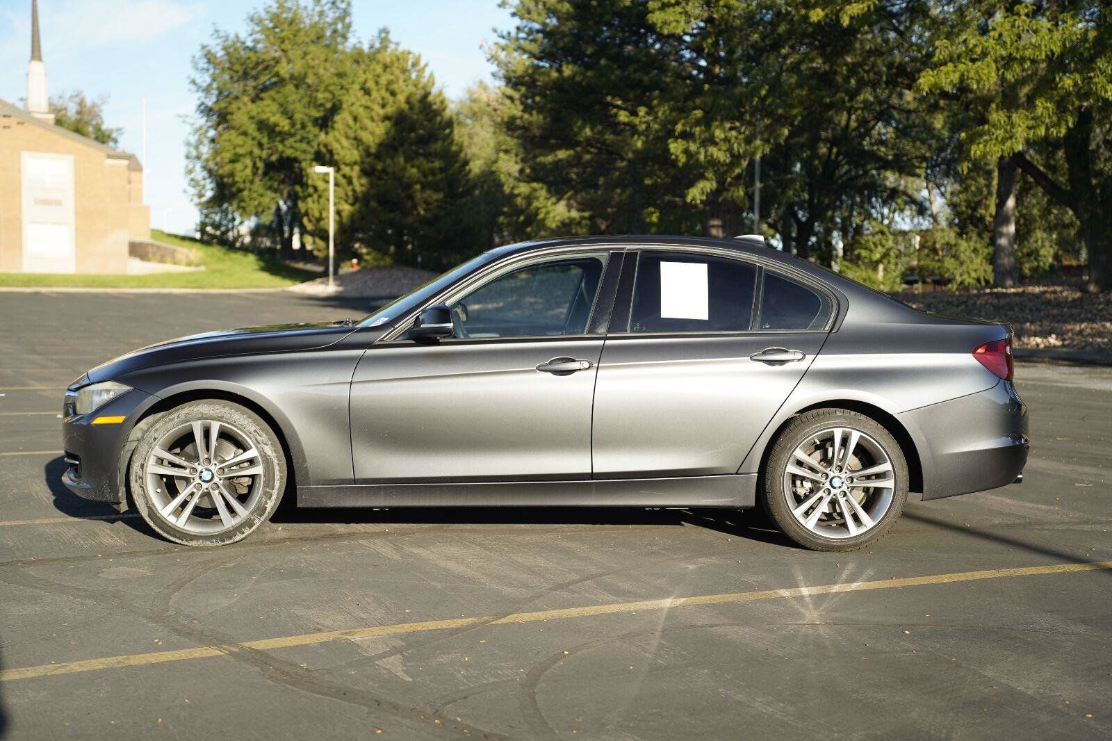 Used 2015 BMW 328i xDrive Sedan AWD/4WD image 2