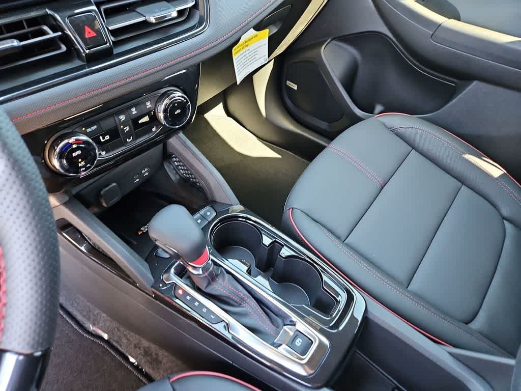 Used 2025 Chevrolet TrailBlazer RS w/ Convenience Package FWD image 24