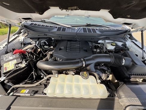 Used 2022 Ford F150 XLT AWD/4WD image 13
