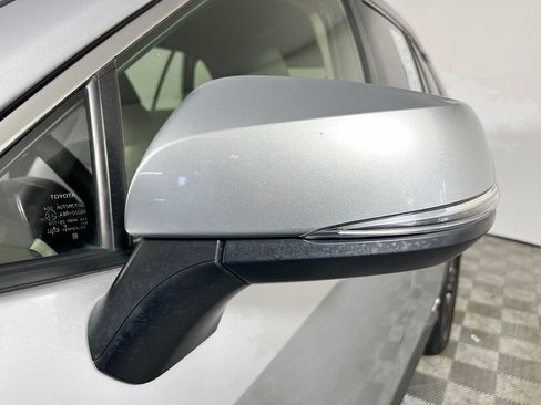 Used 2021 Toyota RAV4 XLE AWD/4WD image 13