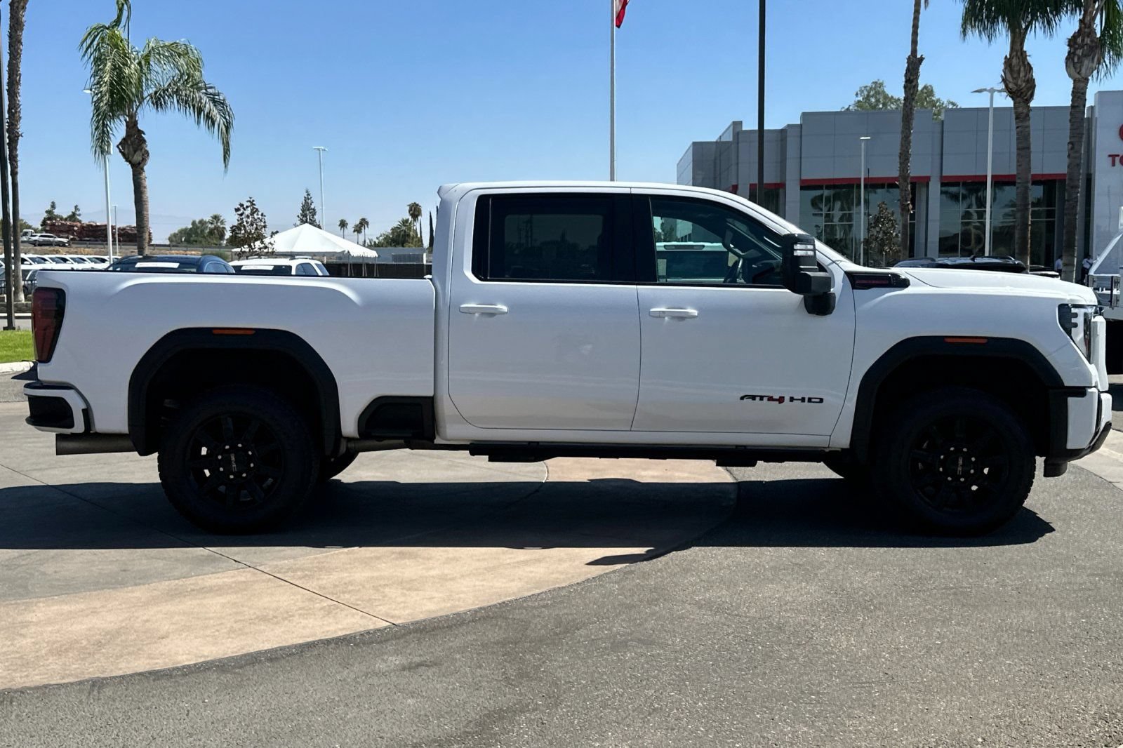 Certified 2024 GMC Sierra 2500 AT4 w/ AT4 Premium Plus Package AWD/4WD image 3