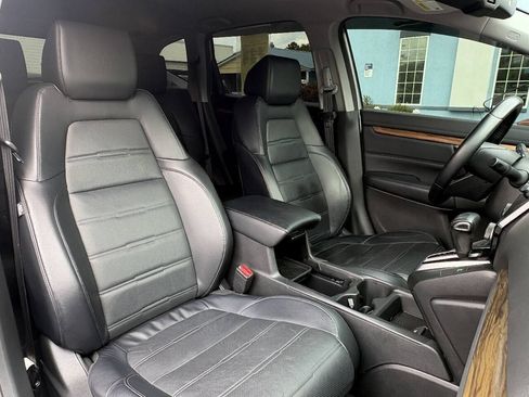 Used 2018 Honda CR-V Touring image 18