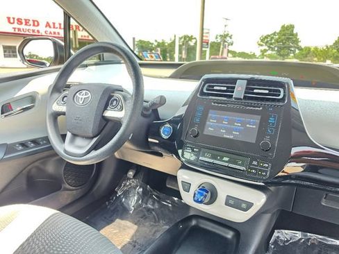Used 2016 Toyota Prius Two FWD image 13