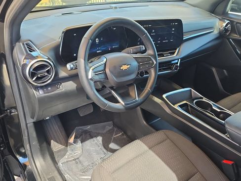 Used 2025 Chevrolet Equinox LT FWD image 10