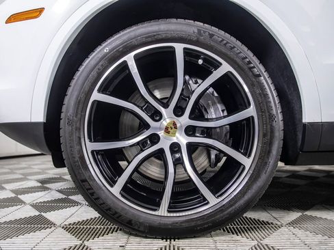 Used 2023 Porsche Cayenne Coupe AWD/4WD image 39