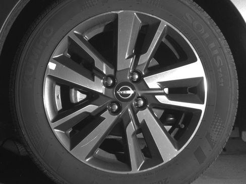 Used 2025 Nissan Versa SV FWD image 12