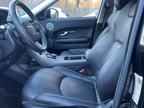 Used 2018 Land Rover Range Rover Evoque SE Premium image 29