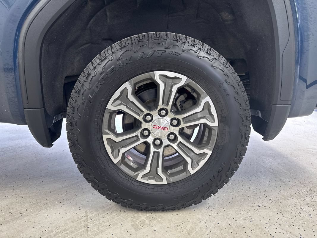 Used 2023 GMC Sierra 1500 SLE AWD/4WD image 10
