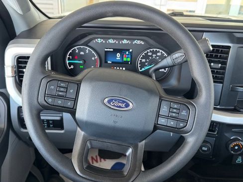 New 2025 Ford F250 XL w/ XL Chrome Package image 9