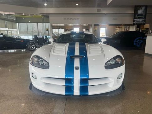 Used 2009 Dodge Viper SRT-10 w/ Aero Group RWD image 3