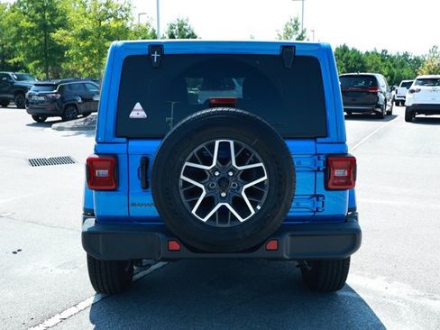Used 2026 Jeep Wrangler Unlimited Sahara AWD/4WD image 4