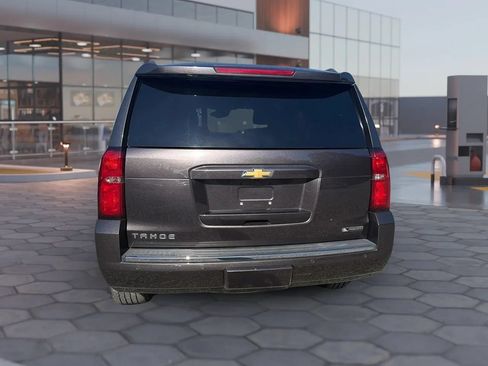 Used 2018 Chevrolet Tahoe Premier RWD image 12