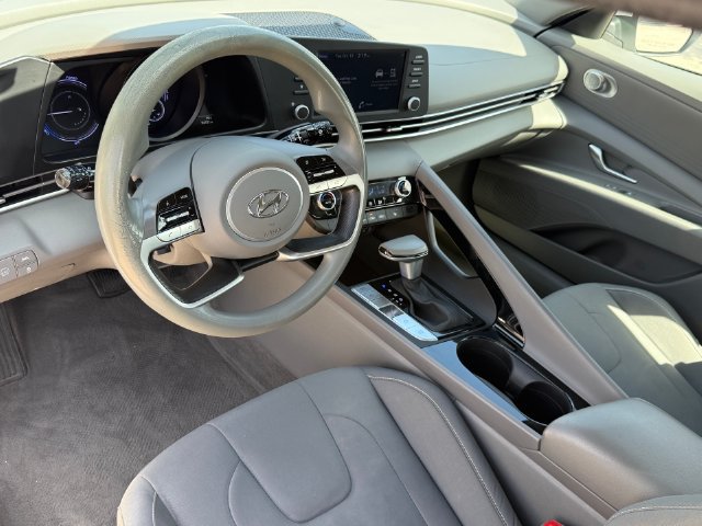 Used 2023 Hyundai Elantra Blue FWD image 9