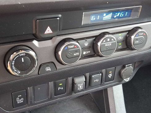 Used 2021 Toyota Tacoma TRD Off-Road image 22