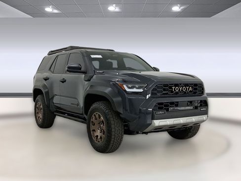 Used 2025 Toyota 4Runner Trailhunter image 7