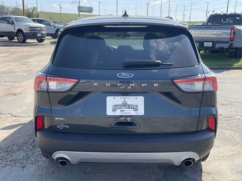 Used 2022 Ford Escape SEL w/ Technology Package image 4