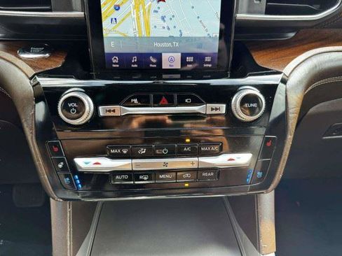 Used 2022 Ford Explorer King Ranch w/ Premium Technology Package AWD/4WD image 30