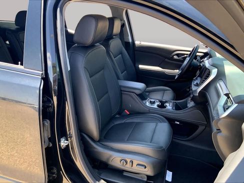 Used 2023 GMC Acadia SLT w/ Elevation Edition FWD image 8