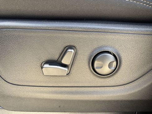 New 2026 RAM 1500 4x4 Crew Cab image 26