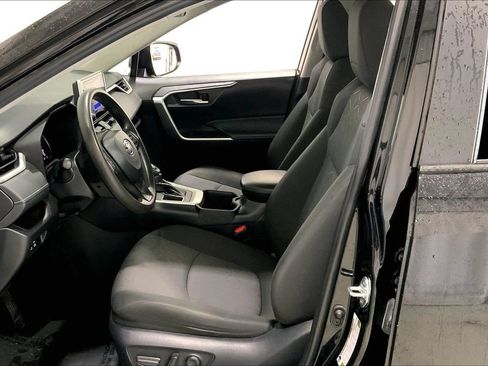 Used 2024 Toyota RAV4 XLE FWD image 18