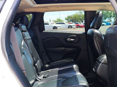 Used 2016 Jeep Cherokee Limited image 27