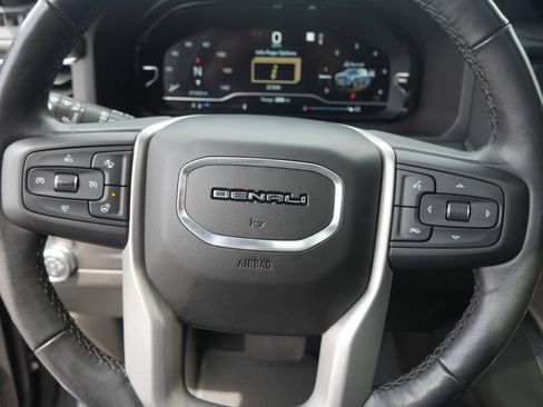 Used 2022 GMC Yukon Denali AWD/4WD image 36