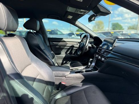 Used 2018 Honda Accord Sport image 31