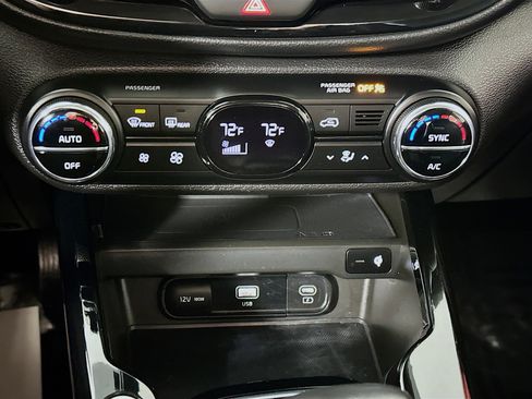 Certified 2023 Kia Soul GT-Line image 16