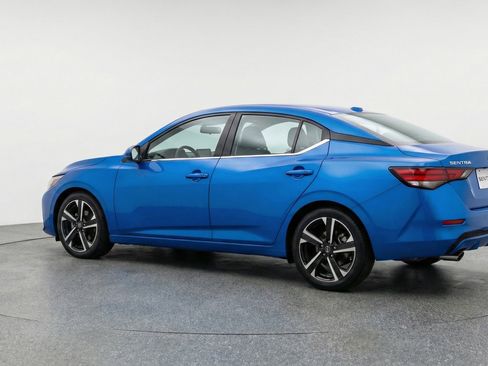 Used 2025 Nissan Sentra SV FWD image 6
